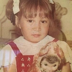 Meet your Posher, Sayine